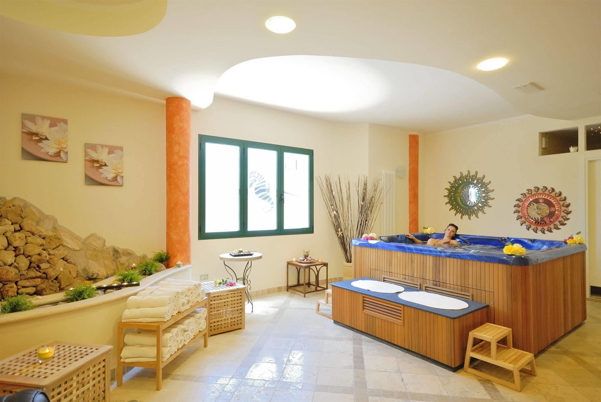 Villaggio Turistico La Cecinella 마리나디세시나 외부 사진